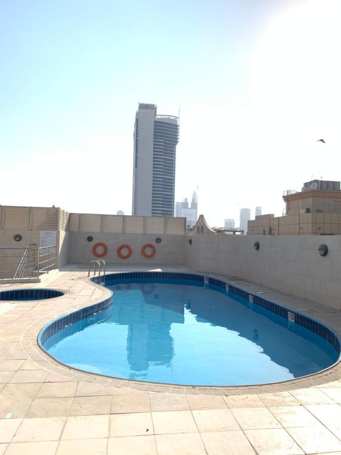 Ostello FEMALE ONLY-AnaRuby Backpackers- Metro Station Mashreq Dubai Esterno foto