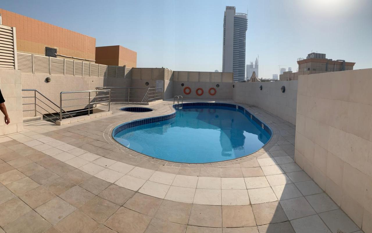Ostello FEMALE ONLY-AnaRuby Backpackers- Metro Station Mashreq Dubai Esterno foto